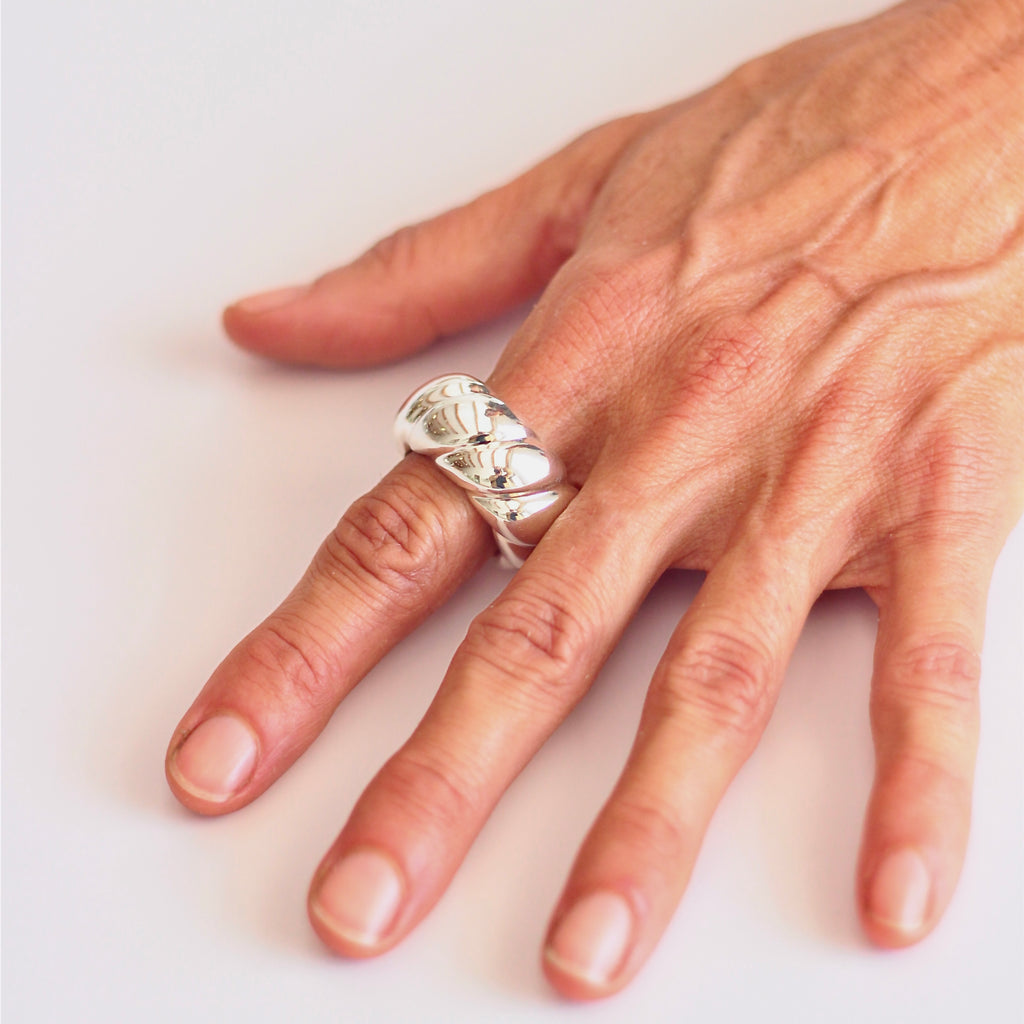 Full Scalloped Ring in Sterling Silver
