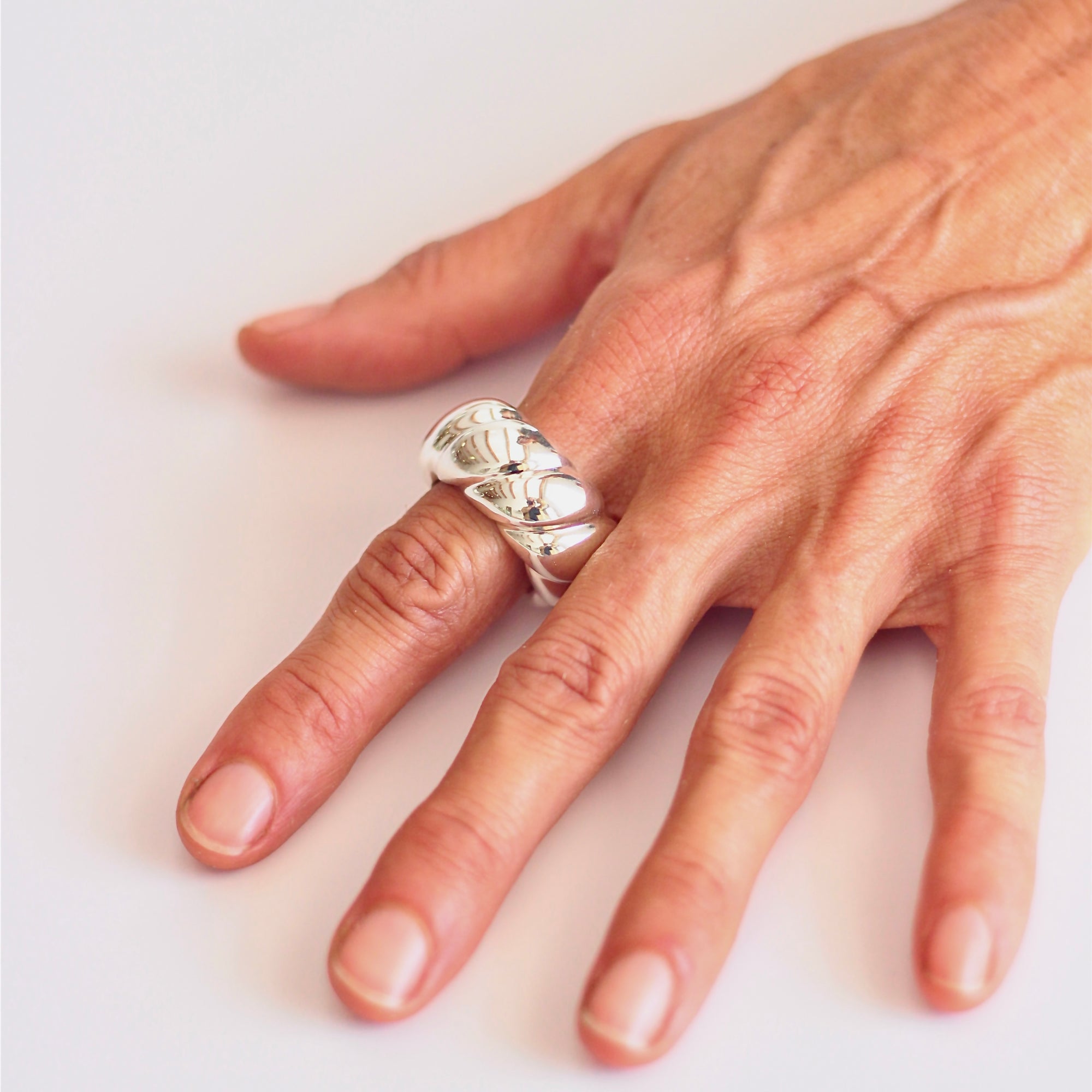 Full Scalloped Ring in Sterling Silver
