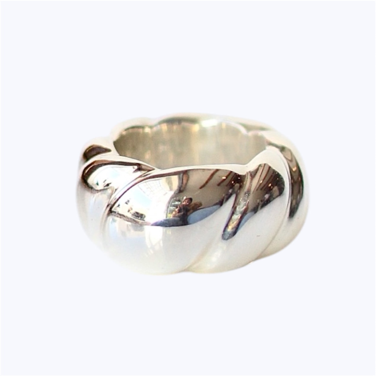 Full Scalloped Ring in Sterling Silver