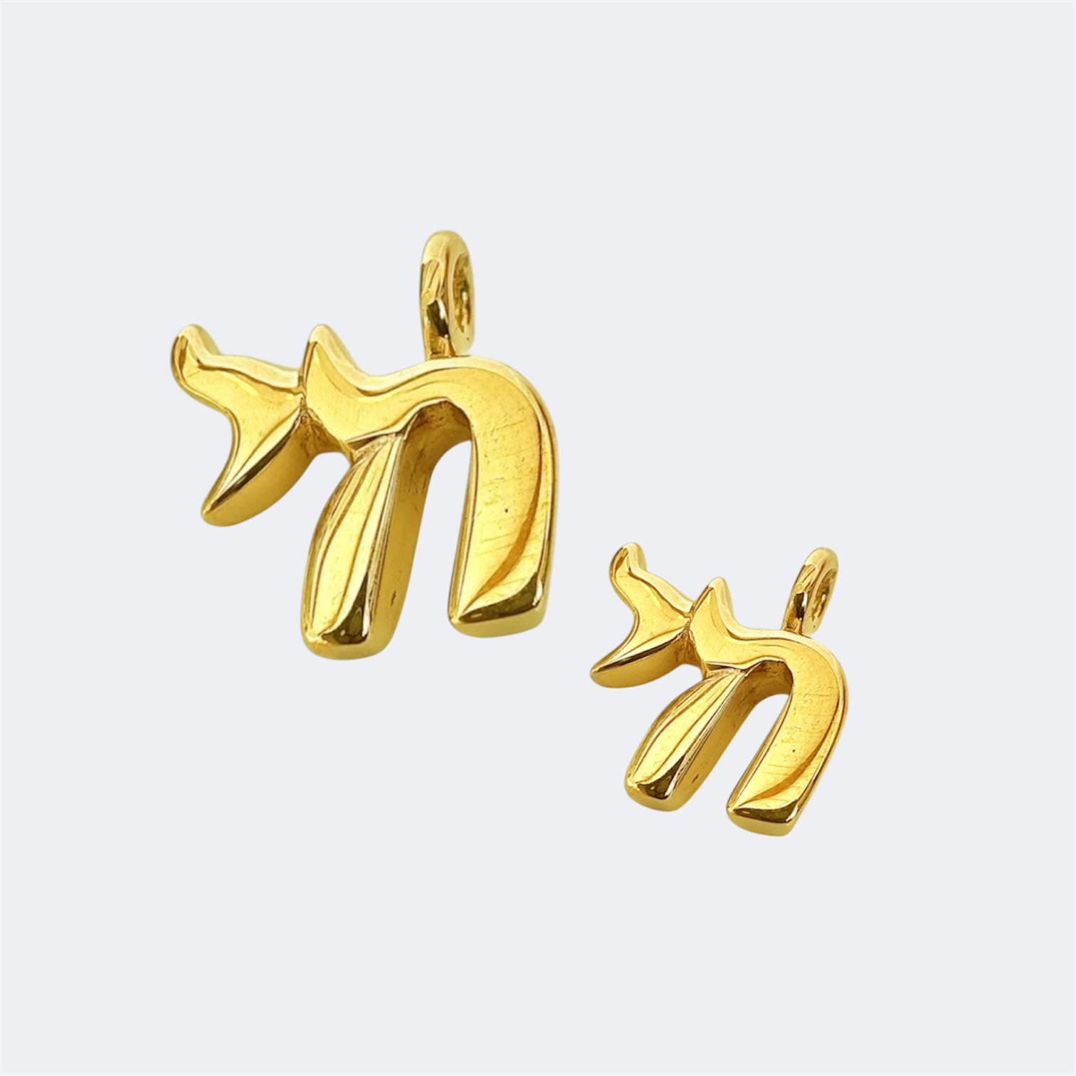 Small 9ct Yellow Gold Chai Pendant