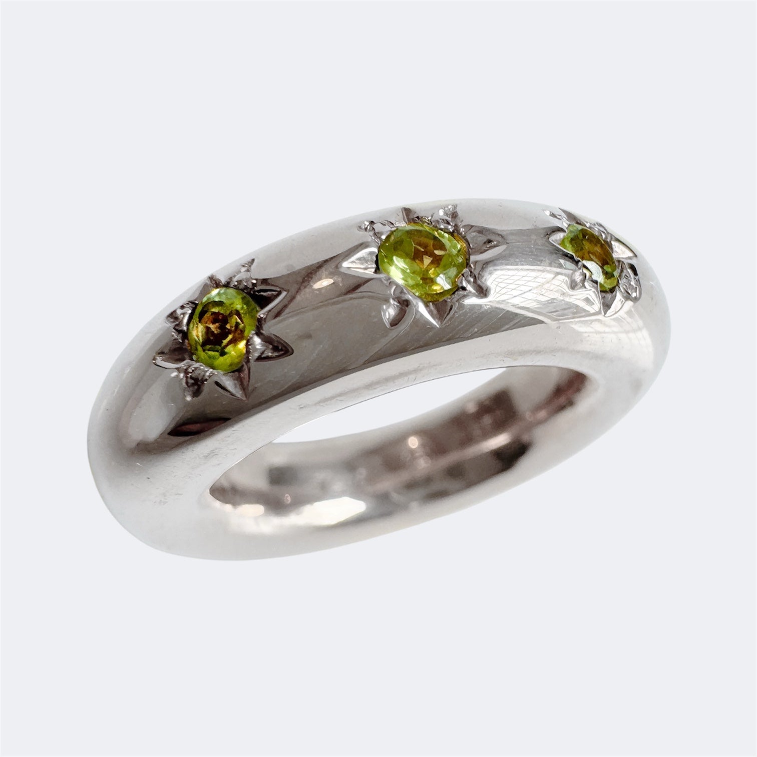 Peridot Star Ring in Sterling Silver 7mm