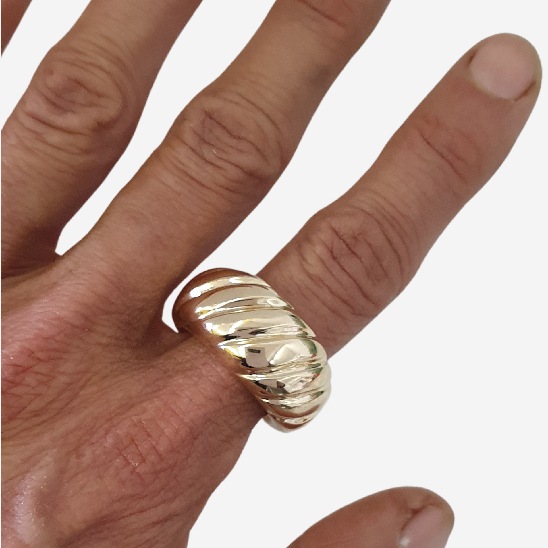 Tapered Half Scalloped Ring in Bronze